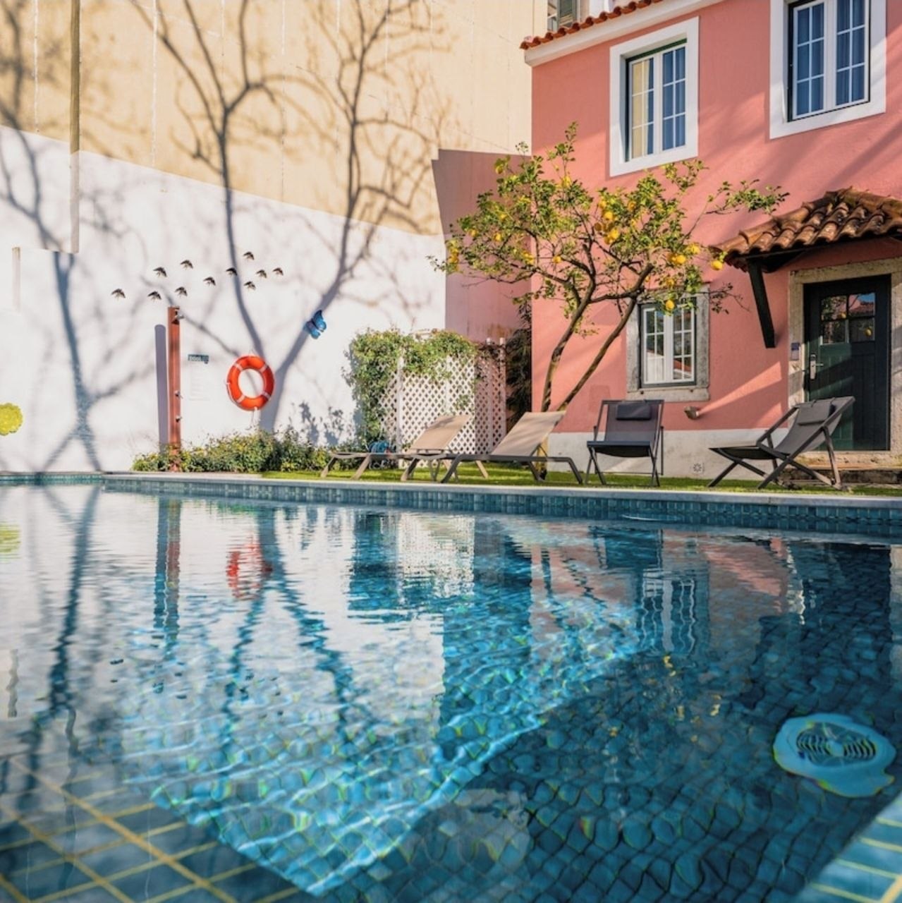 Jardim da Lapa pool courtyard
