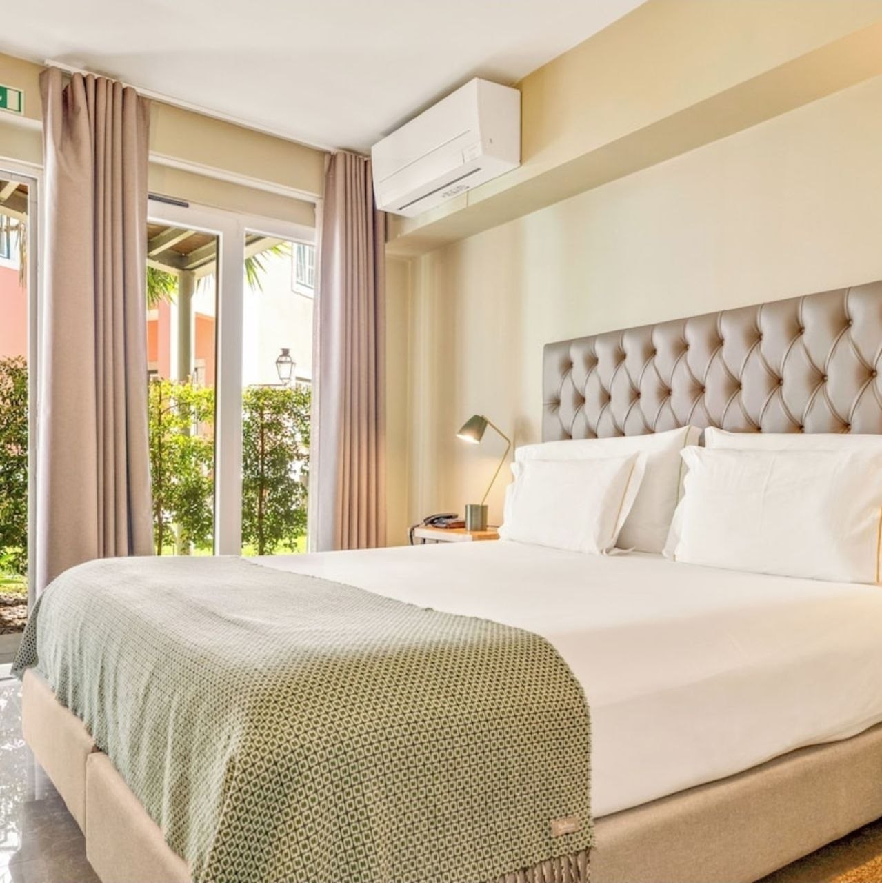 Jardim da Lapa guest room