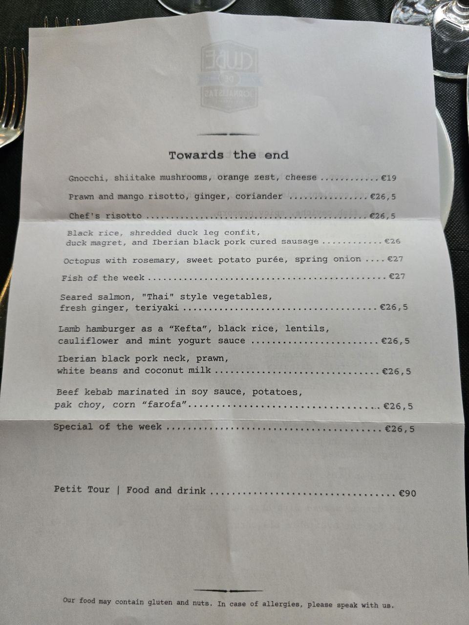 Clube de Jornalistas menu page showing mains including prawn and mango risotto, octopus, and fish of the week