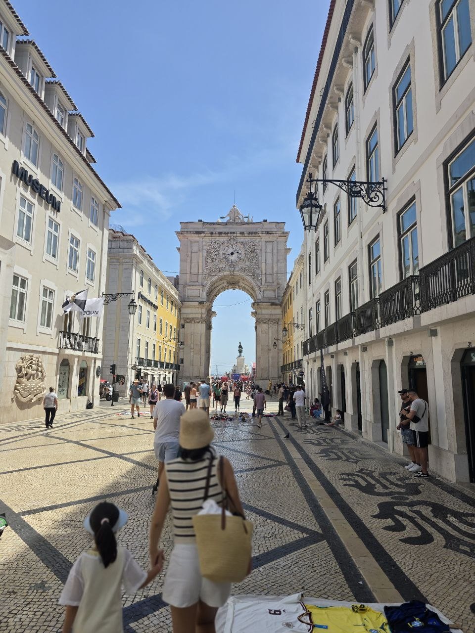 Rua Augusta pedestrian street looking toward the arch and Praça do Comércio