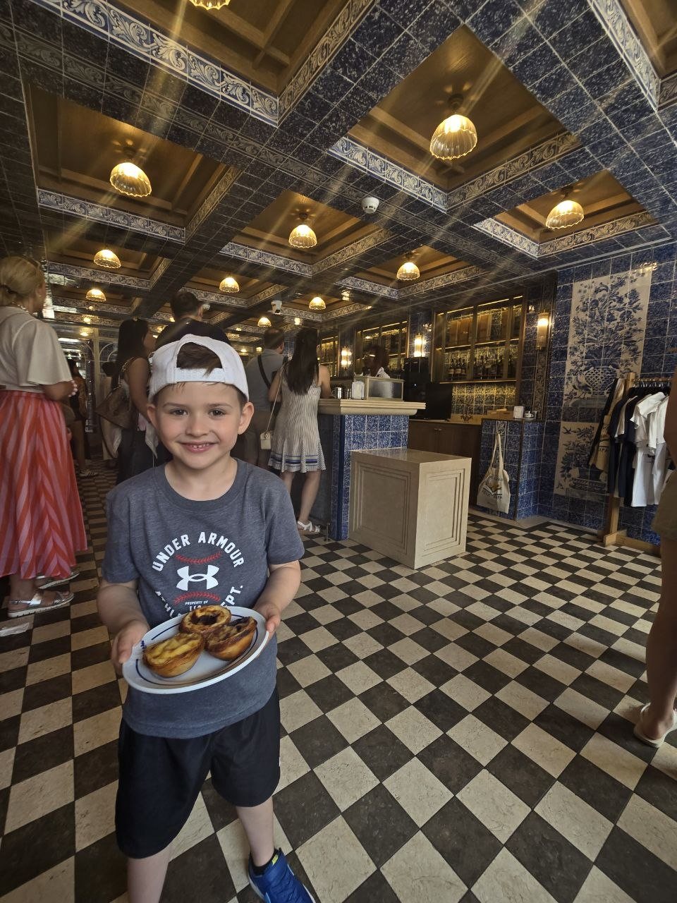 Blue-tiled dining room inside Pastéis de Belém