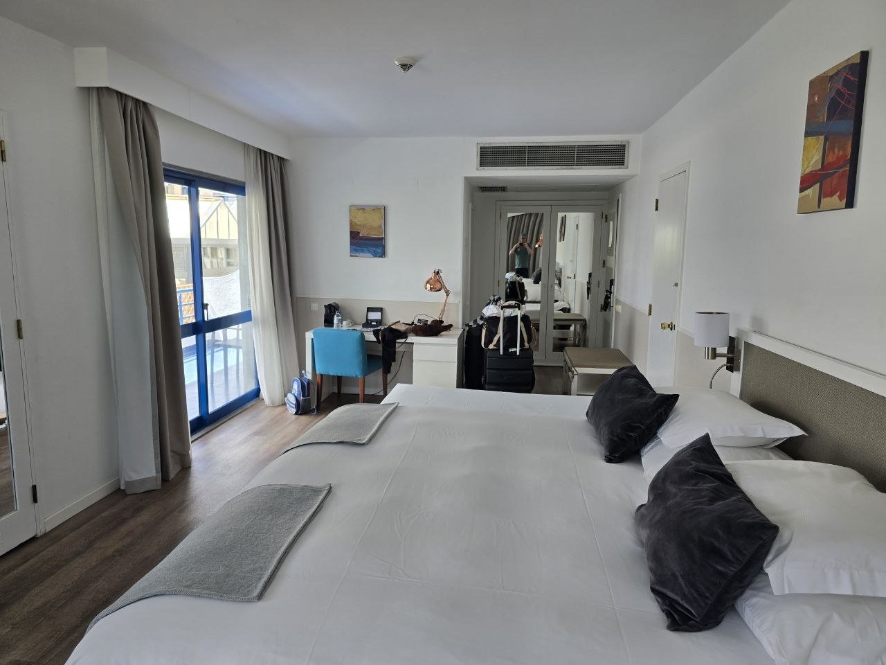 Pestana Cascais room with beds and balcony door